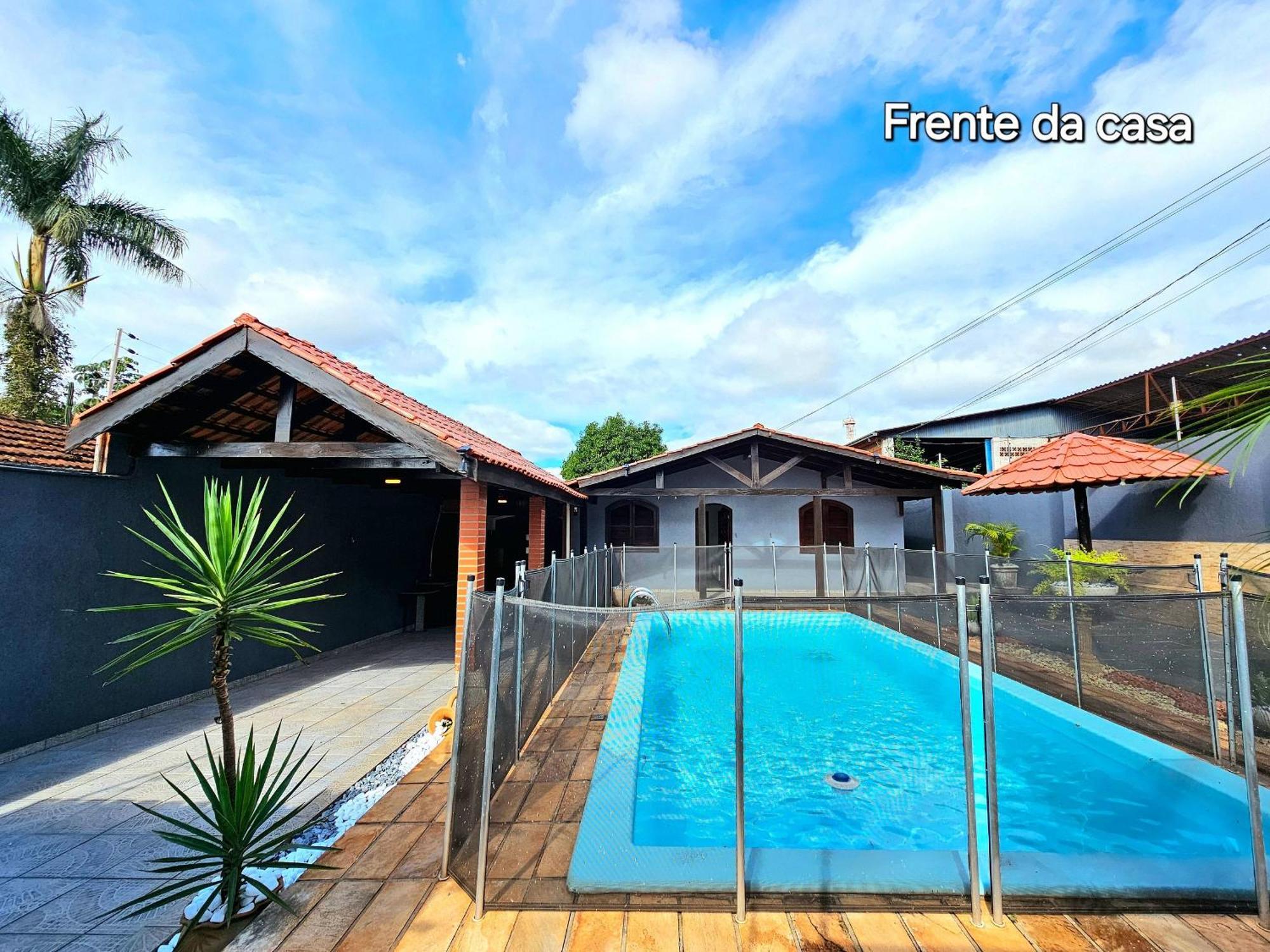 Casa Familiar 3 Quartos C Piscina Prox Centro