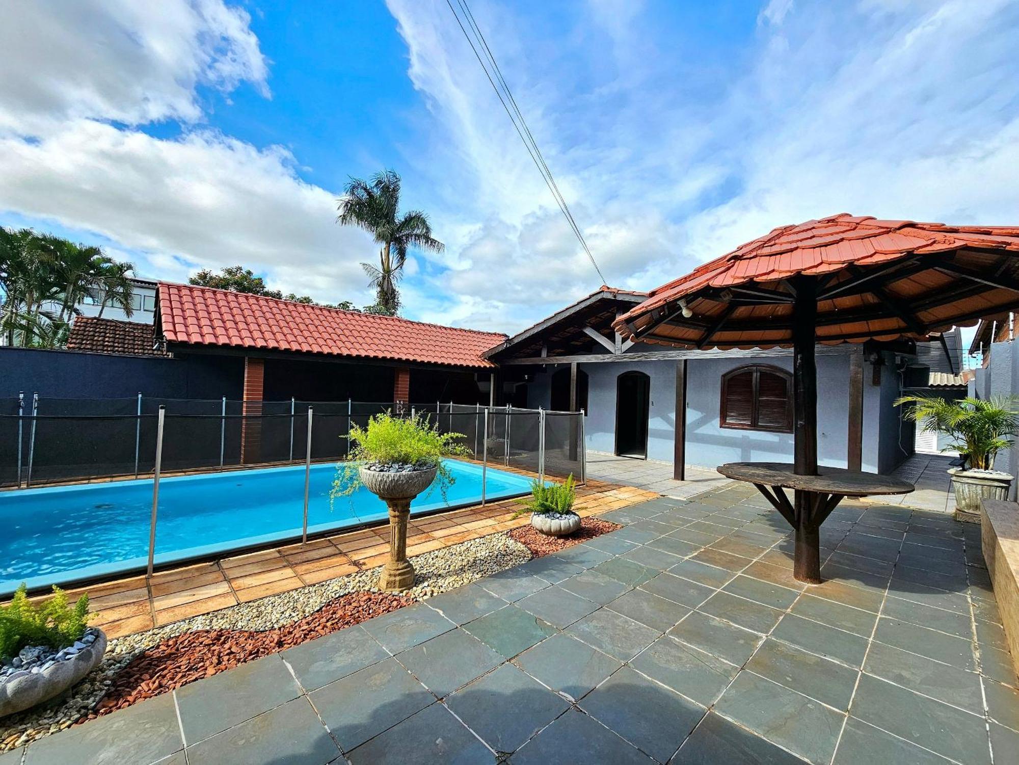 Casa Familiar 3 Quartos C Piscina Prox Centro *